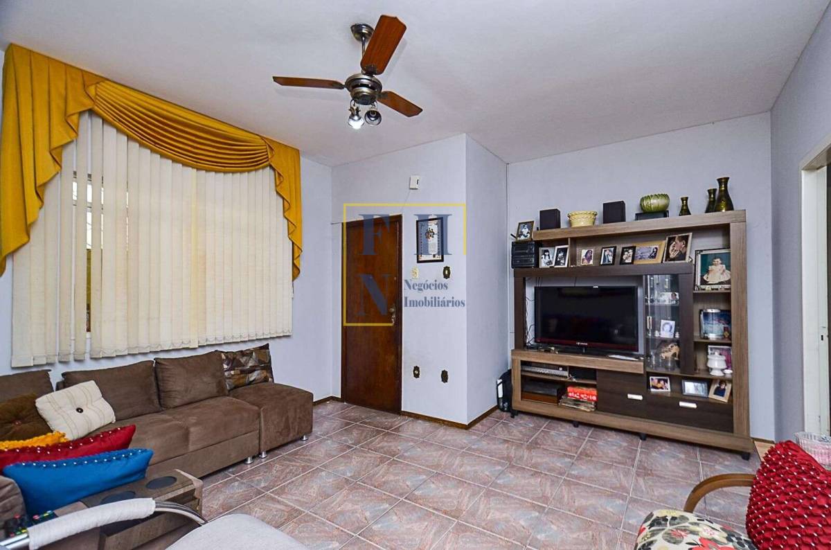 Casa à venda com 6 quartos, 312m² - Sagrada Família,