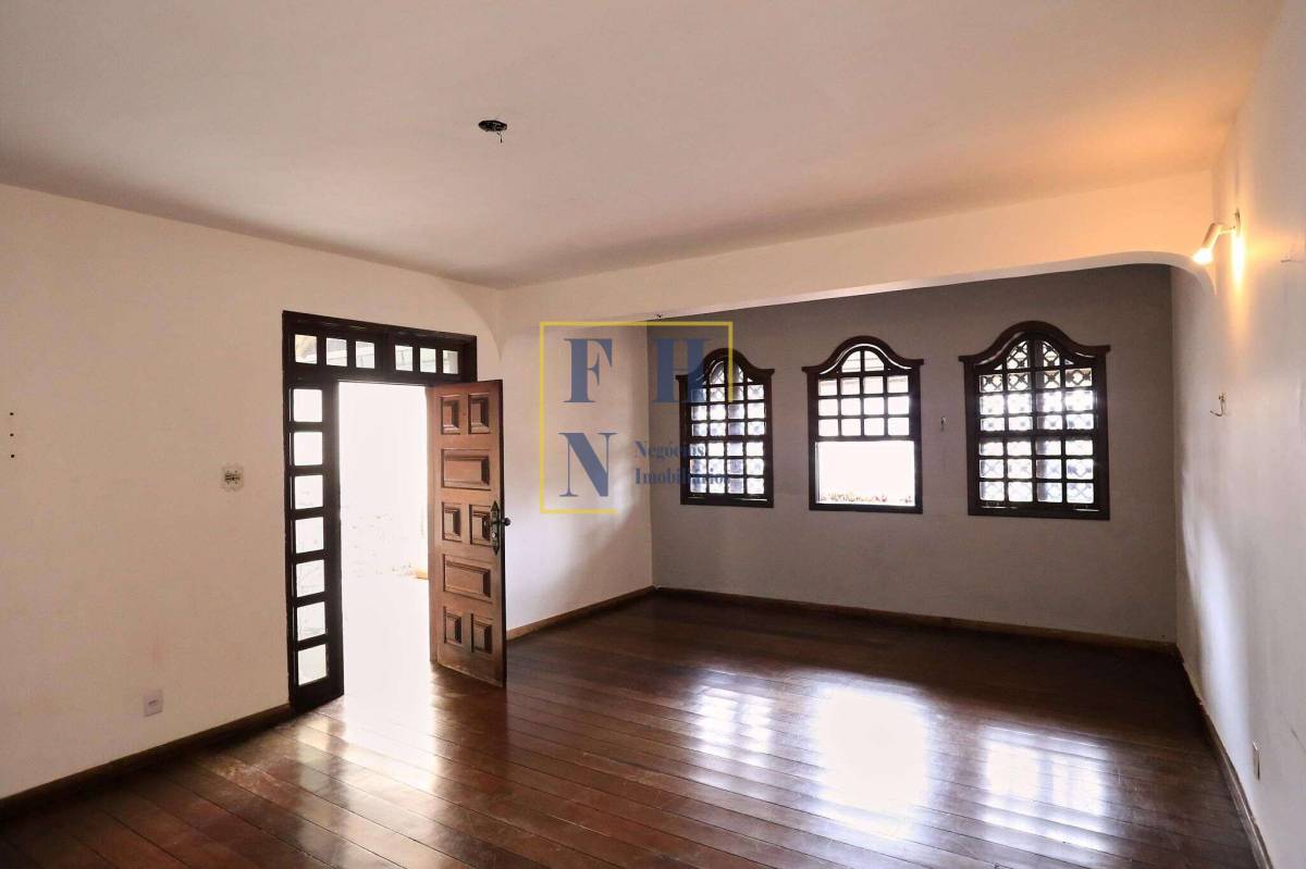 Casa 7 Quartos à Venda na Sagrada Família em Belo Horizonte - FHN Imóveis