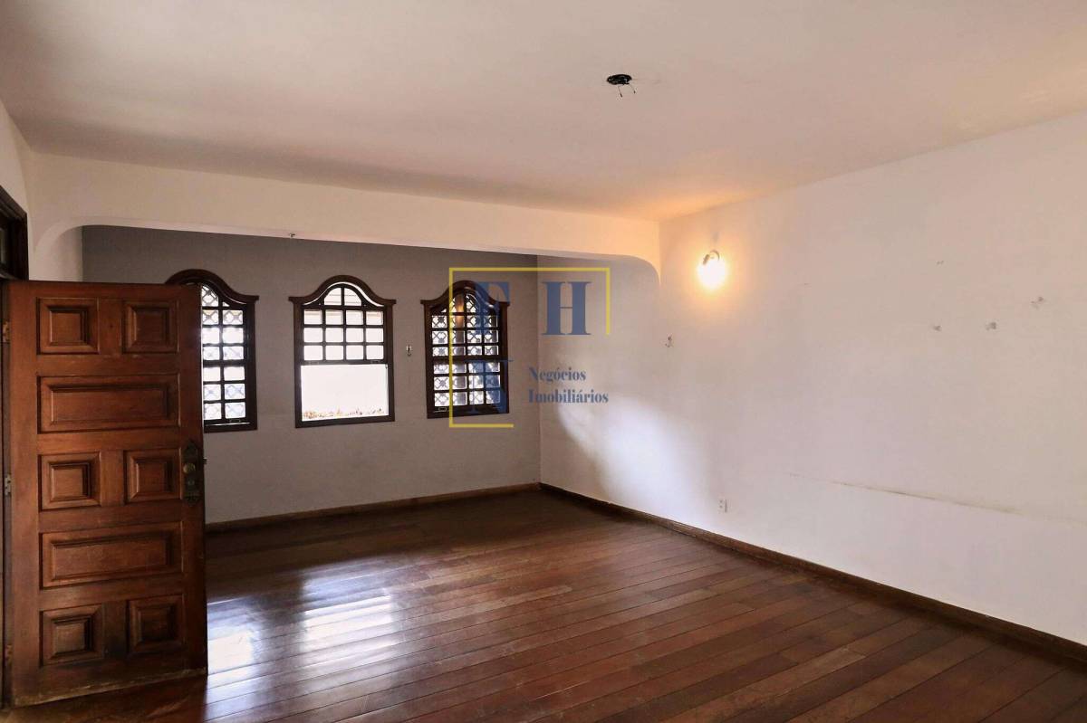  - Casa 7 Quartos à Venda na Sagrada Família em Belo Horizonte