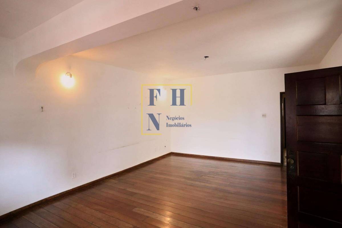  - Casa 7 Quartos à Venda na Sagrada Família em Belo Horizonte