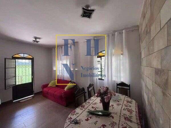 Casa à venda com 6 quartos, 411m² - Sagrada Família,