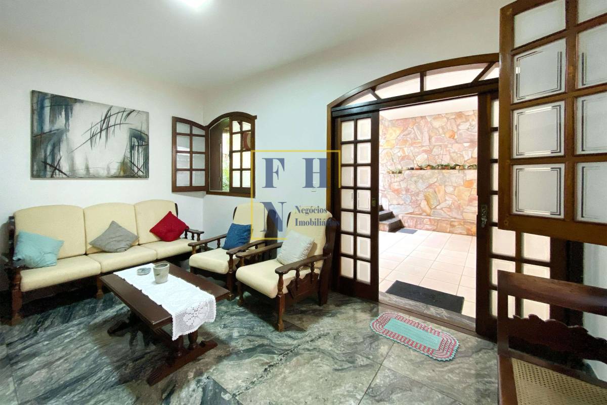  - Casa 3 Quartos à Venda na Sagrada Família em Belo Horizonte
