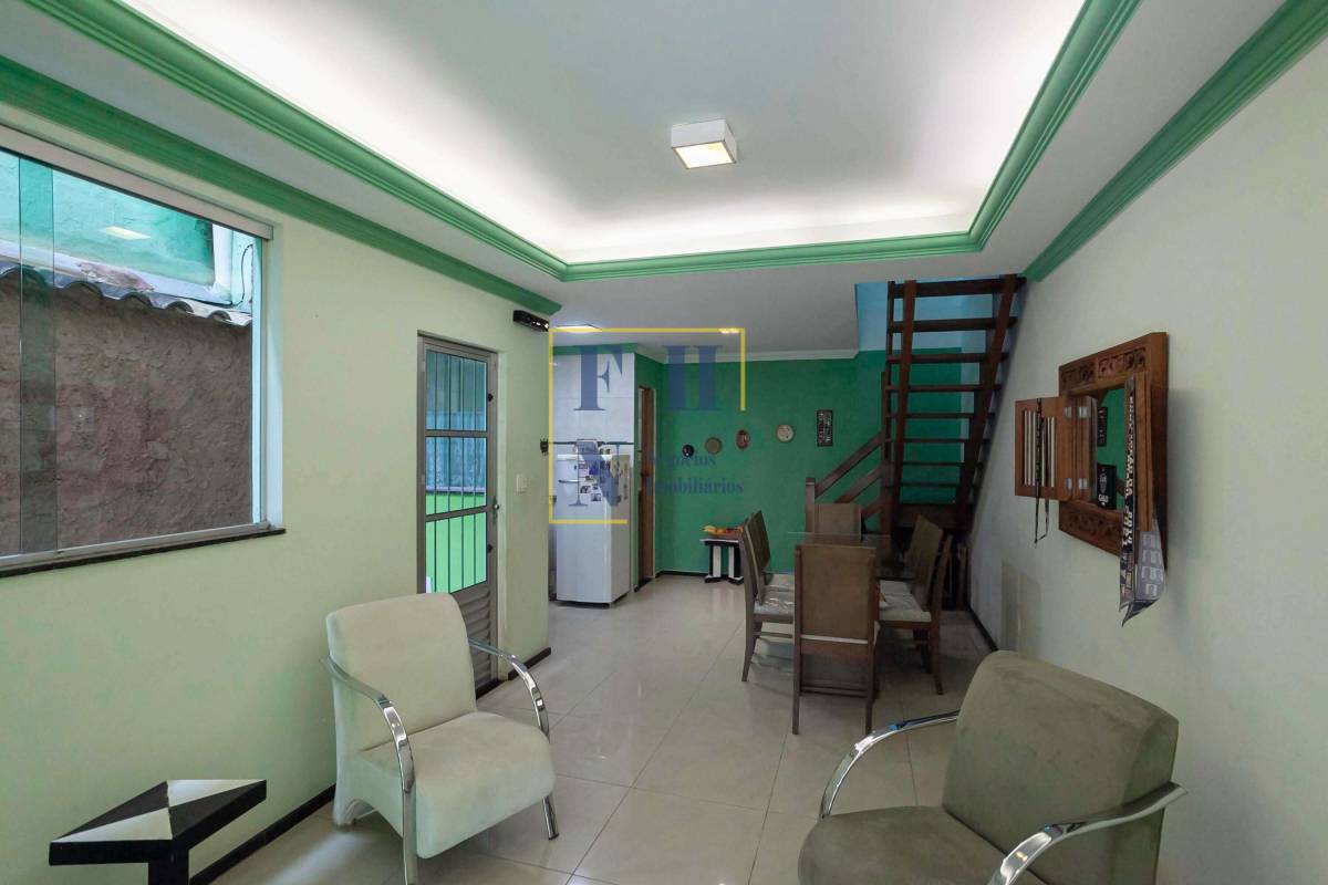 Casa à venda com 1 quarto, 78m² - Sagrada Família,