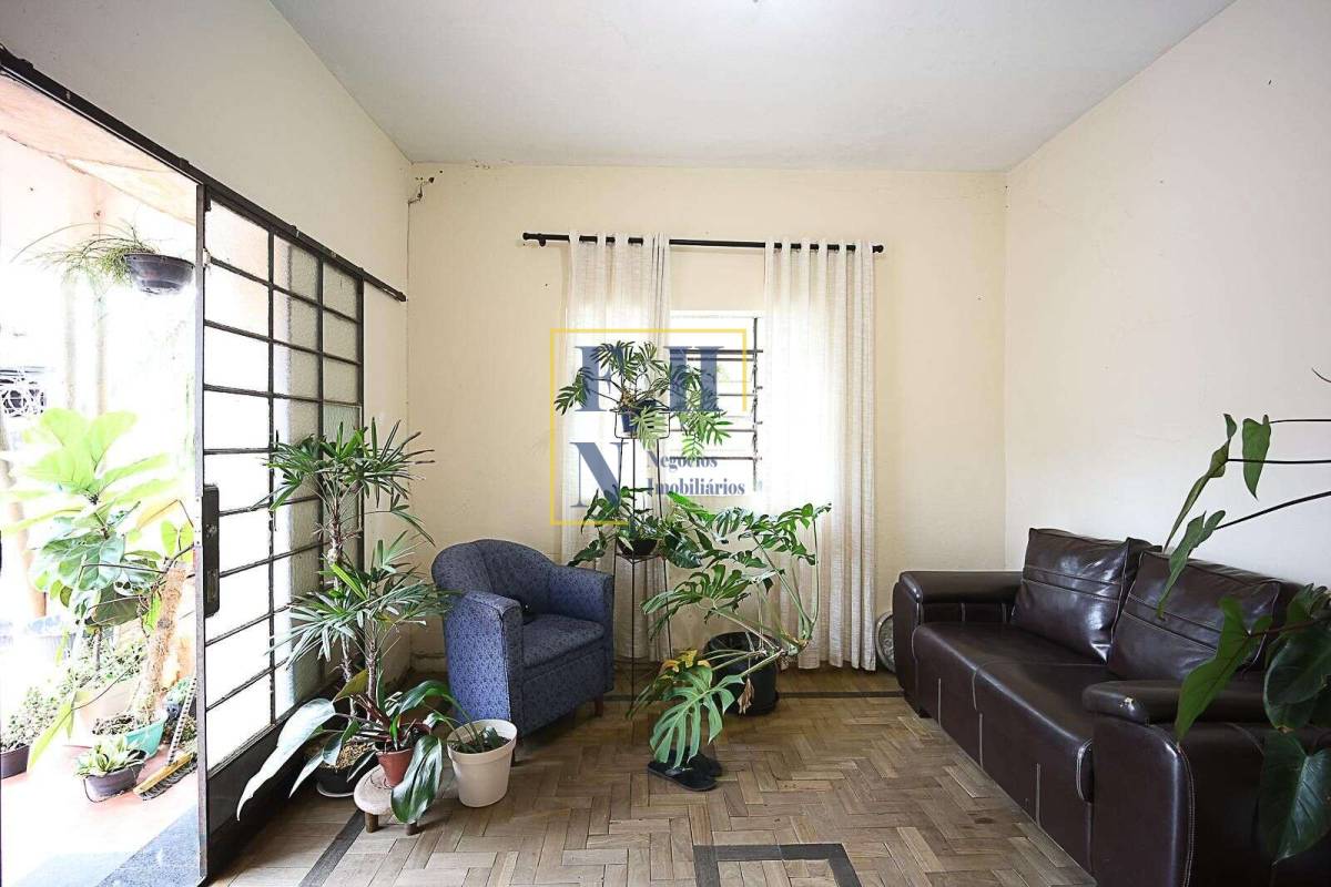 Casa à venda com 3 quartos, 300m² - Sagrada Família,