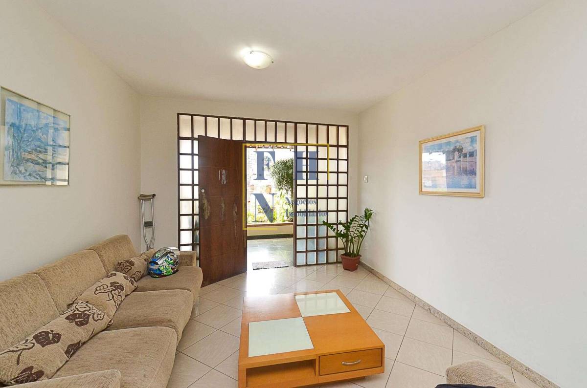 Casa à venda com 4 quartos, 320m² - Sagrada Família,