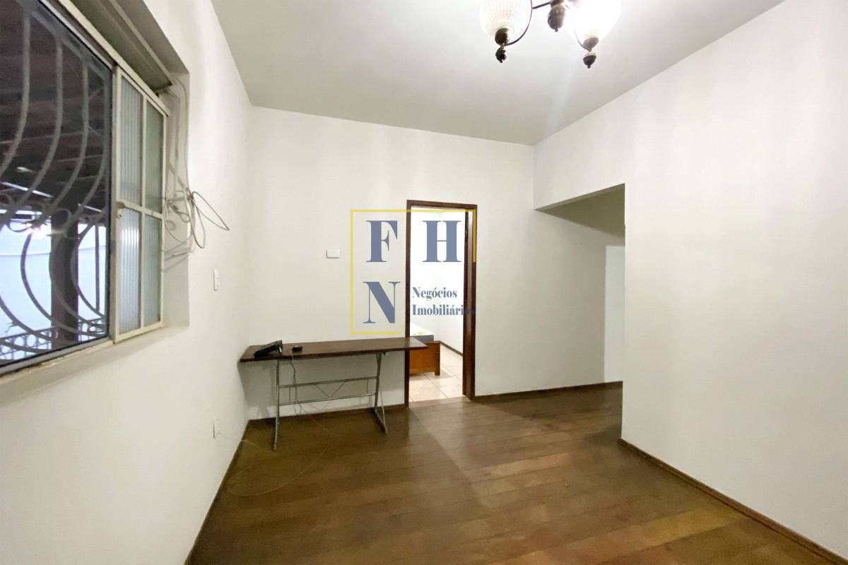 Casa à venda com 3 quartos, 100m² - Sagrada Família,