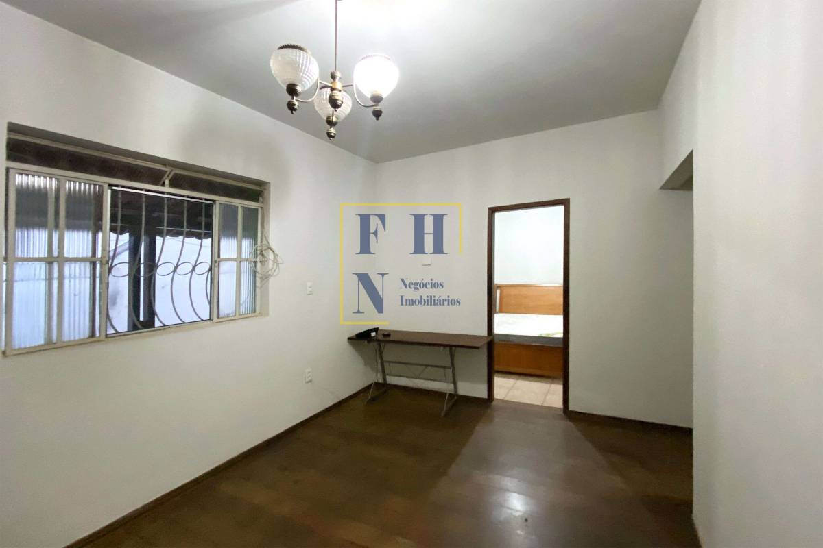 Casa à venda com 3 quartos, 100m² - Sagrada Família,