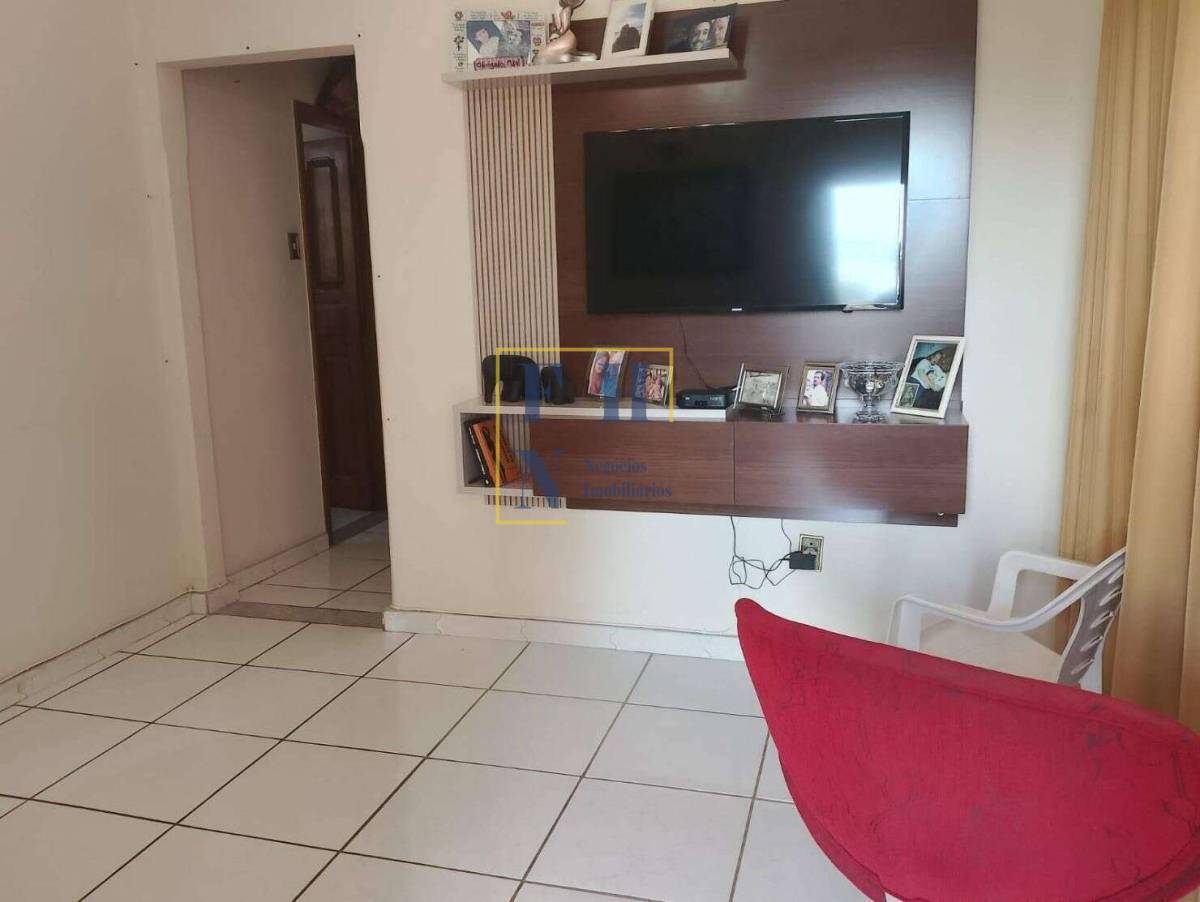 Casa à venda com 7 quartos, 300m² - Sagrada Família,