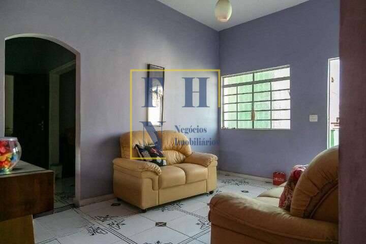 Casa à venda com 4 quartos, 180m² - Sagrada Família,
