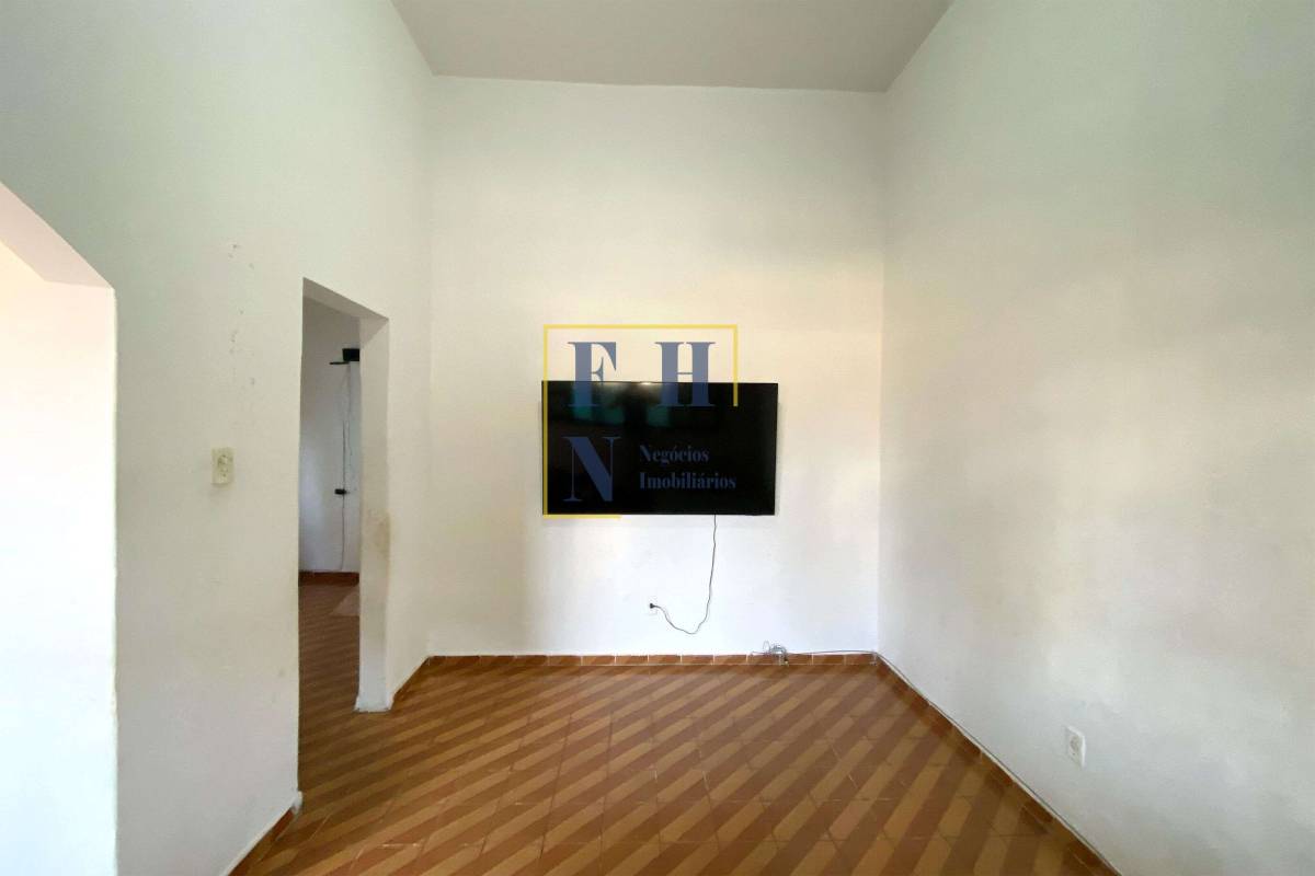 Casa à venda com 2 quartos, 206m² - Sagrada Família,