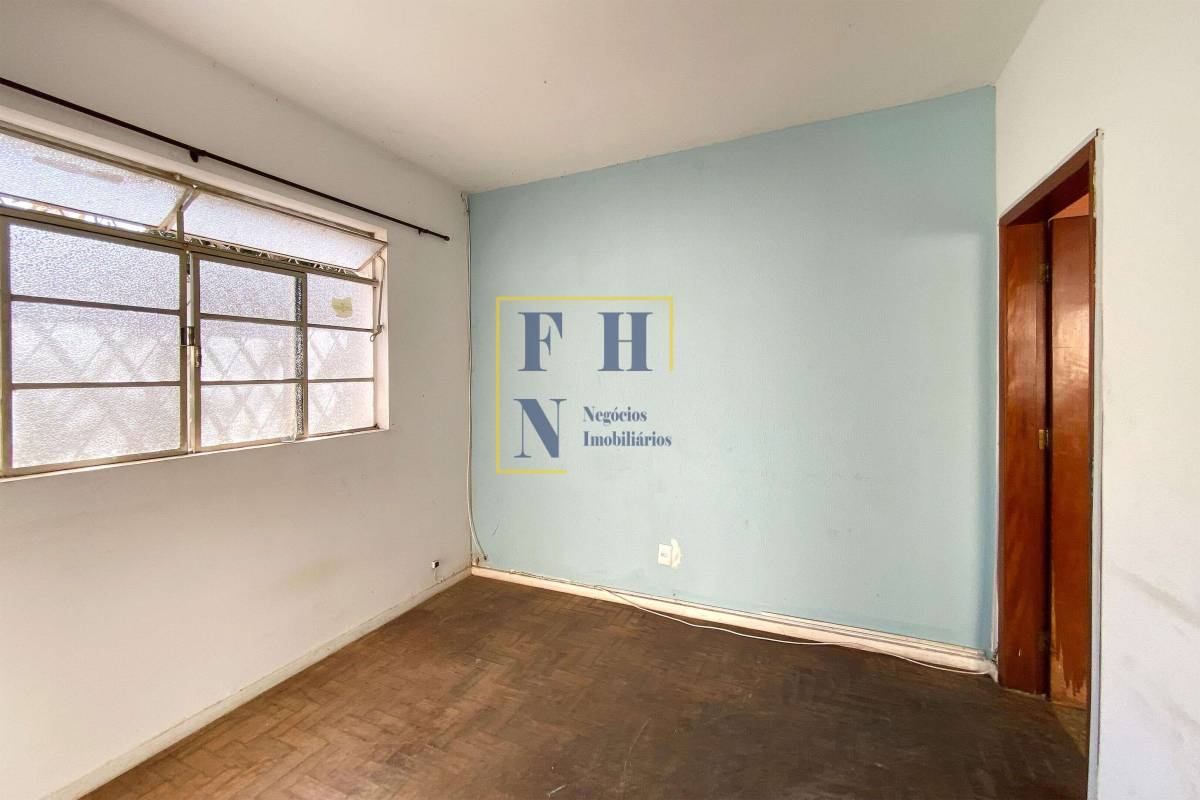 Casa à venda com 2 quartos, 300m² - Sagrada Família,