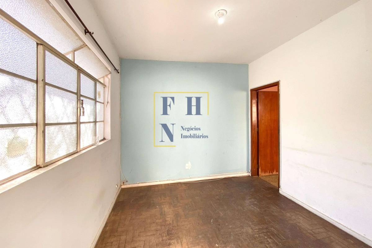 Casa à venda com 2 quartos, 300m² - Sagrada Família,
