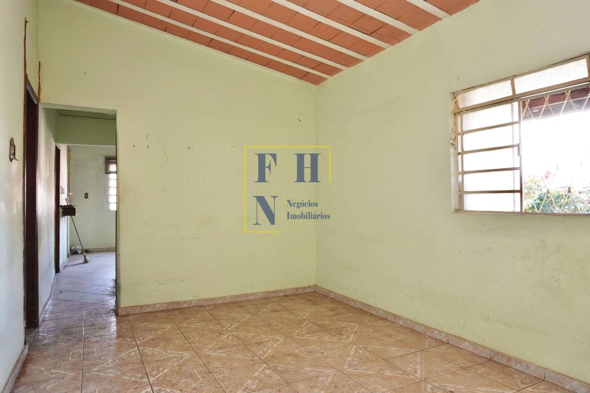 Casa à venda com 3 quartos, 400m² - Sagrada Família,