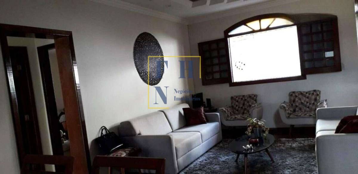  - Casa 3 Quartos à Venda na Sagrada Família em Belo Horizonte