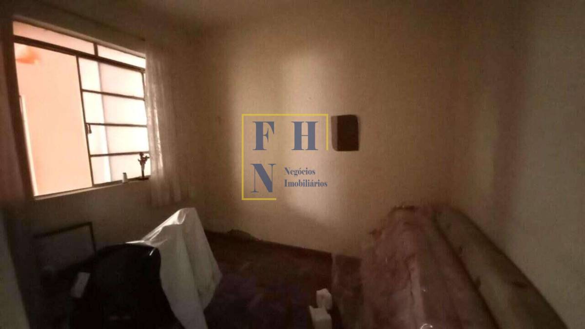 Casa à venda com 4 quartos, 520m² - Sagrada Família,
