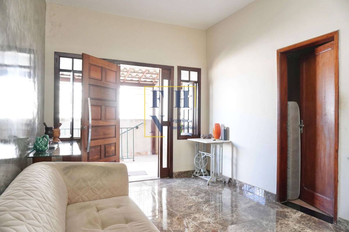  - Casa 4 Quartos à Venda na Sagrada Família em Belo Horizonte