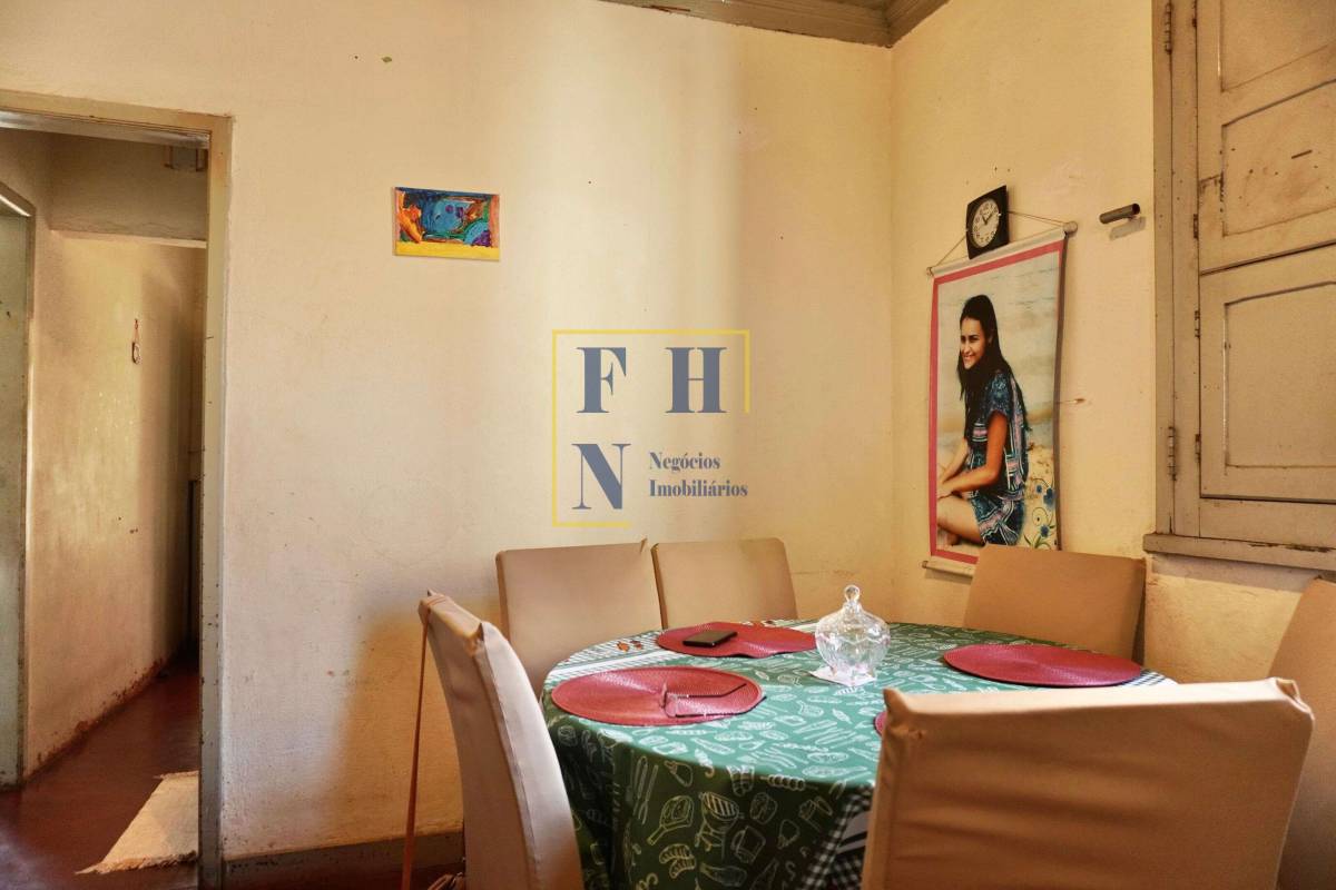 Casa à venda com 2 quartos, 110m² - Sagrada Família,
