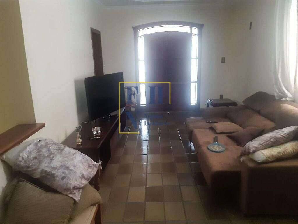  - Casa 4 Quartos à Venda na Sagrada Família em Belo Horizonte