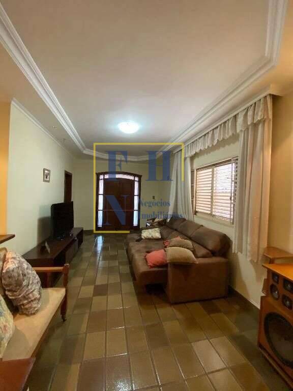  - Casa 4 Quartos à Venda na Sagrada Família em Belo Horizonte