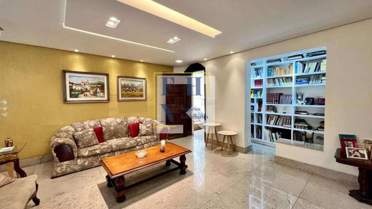 Casa 4 Quartos à Venda na Santa Ines em Belo Horizonte