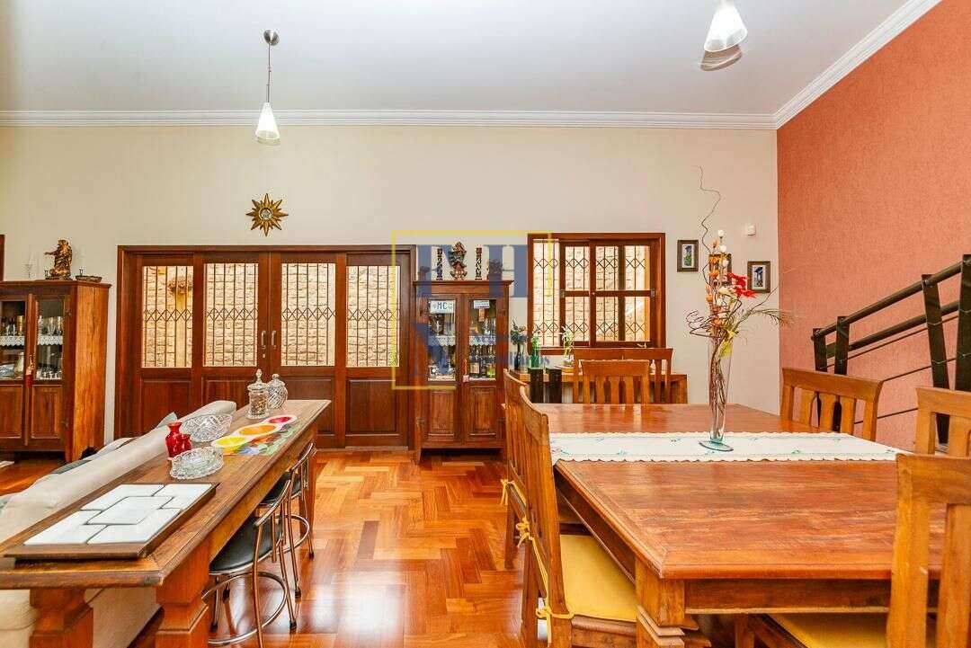 Casa 3 Quartos à Venda na Santa Lúcia em Belo Horizonte