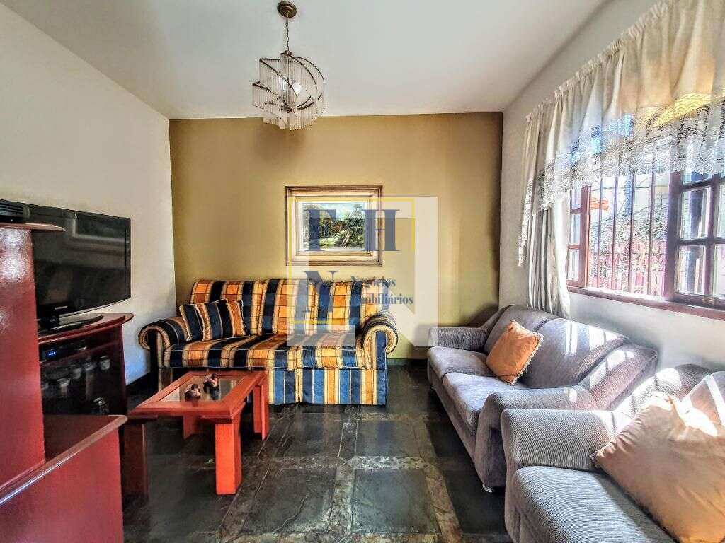 Casa 4 Quartos à Venda na Santa Tereza em Belo Horizonte