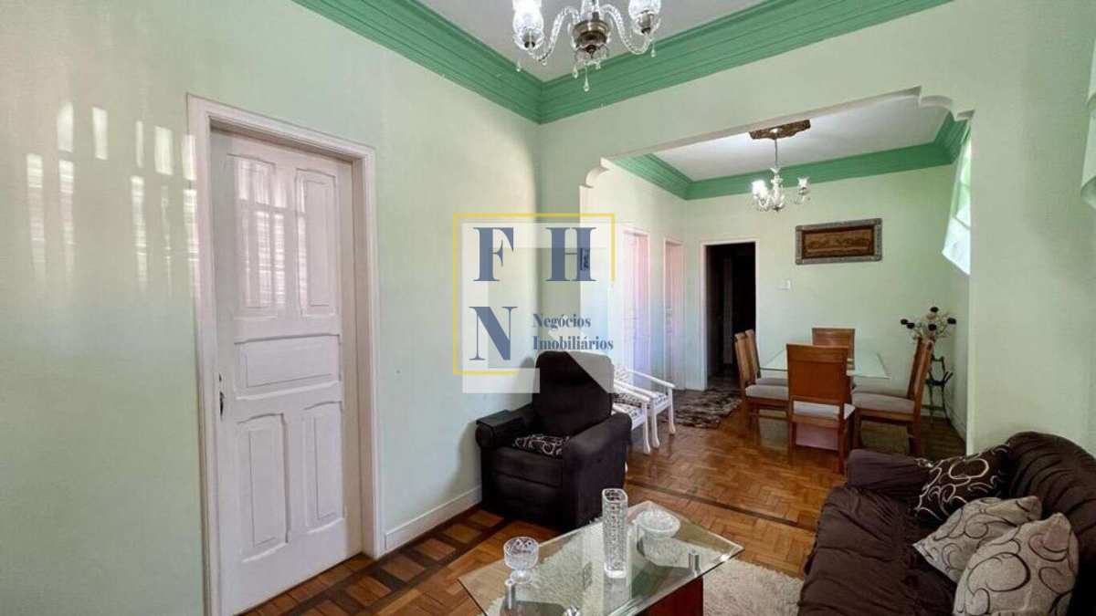 Casa 4 Quartos à Venda na Santa Tereza em Belo Horizonte