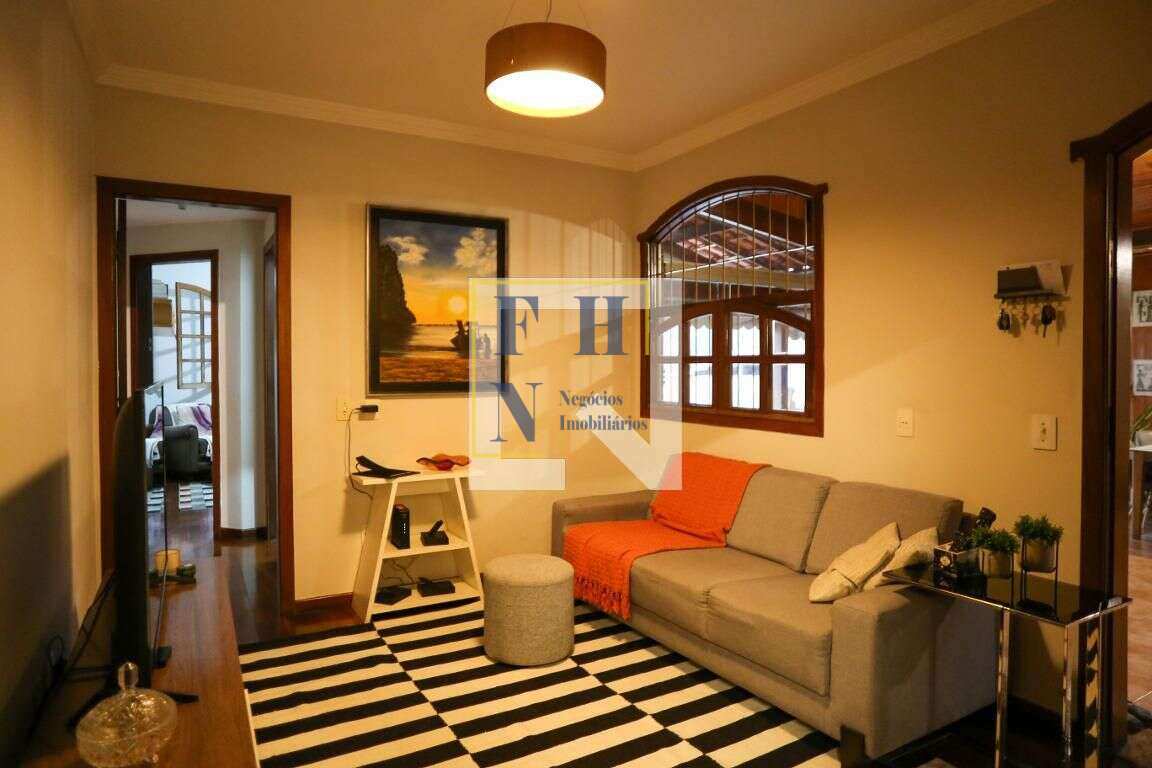 Casa 4 Quartos à Venda na Santa Tereza em Belo Horizonte