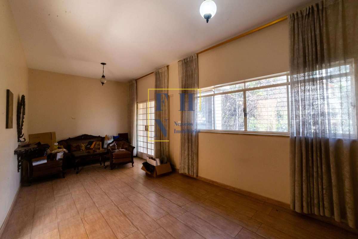 Casa 8 Quartos à Venda na Santa Tereza em Belo Horizonte