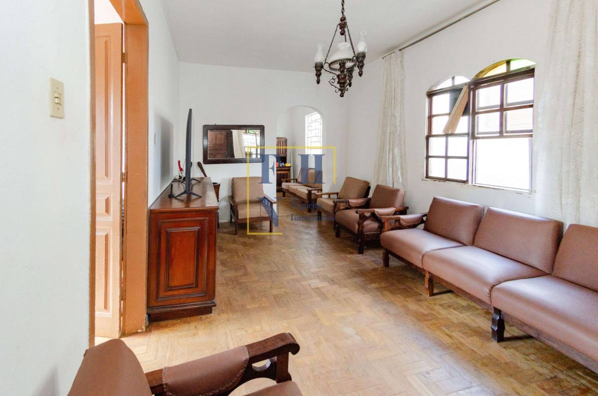 Casa à venda com 4 quartos, 360m² - Santa Tereza,