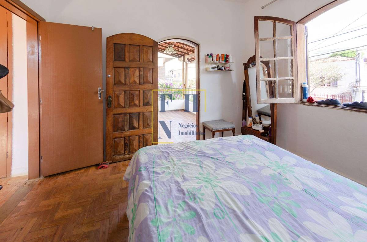 Casa à venda com 4 quartos, 360m² - Santa Tereza,