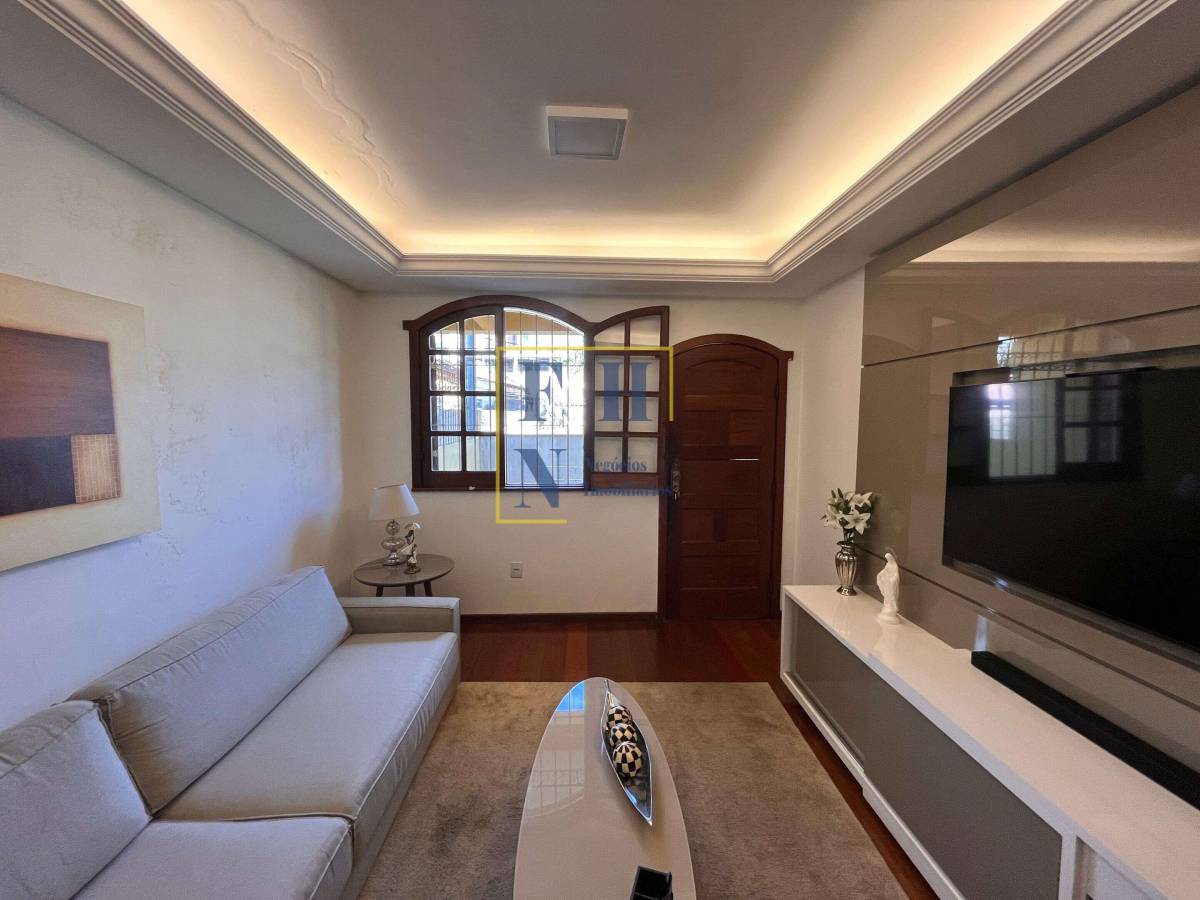  - Casa 5 Quartos à Venda na Santa Tereza em Belo Horizonte