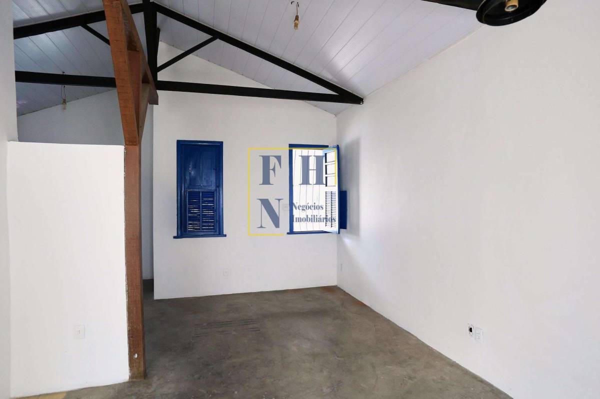 Casa à venda com 3 quartos, 130m² - Santa Tereza,