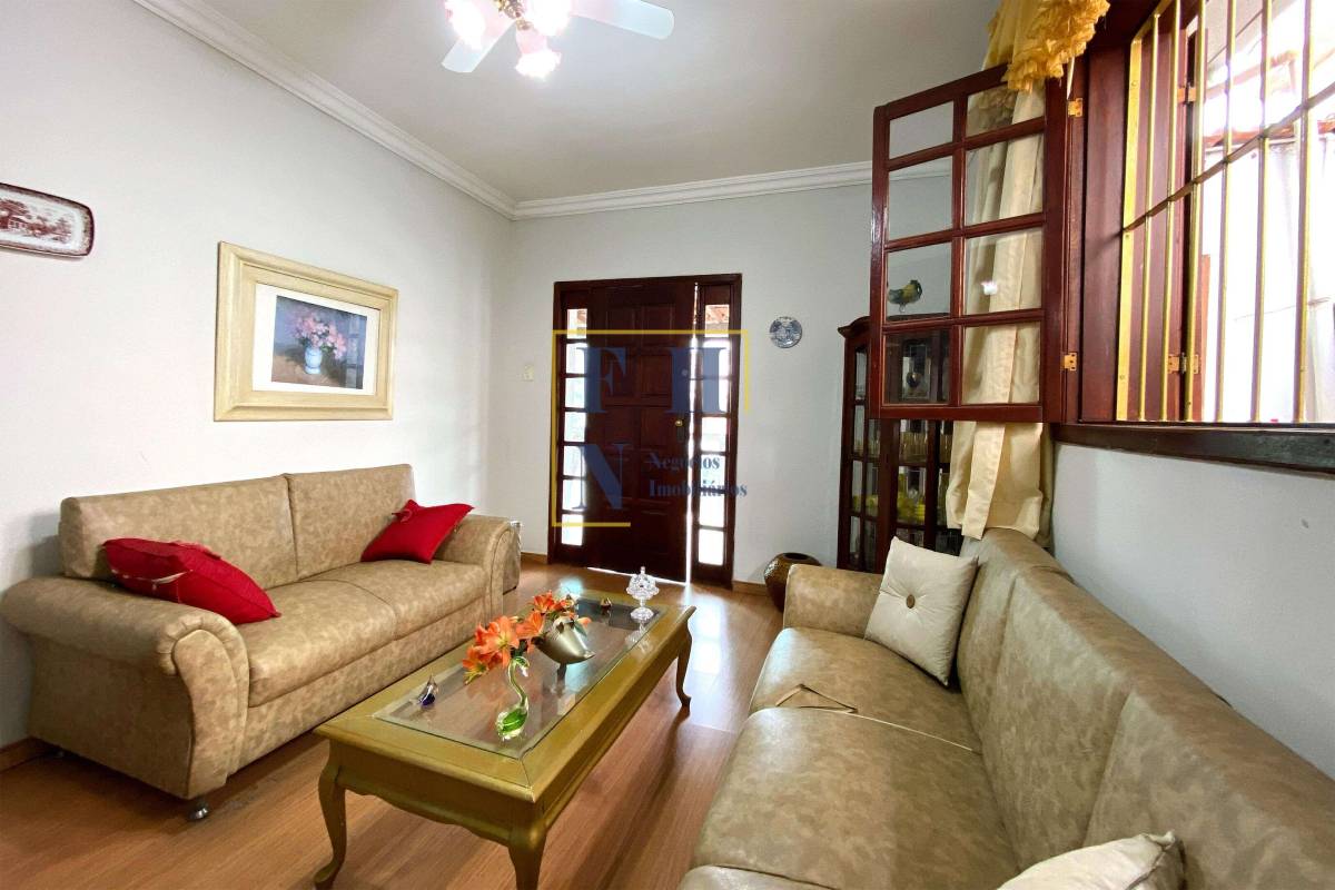  - Casa 4 Quartos à Venda na Santa Tereza em Belo Horizonte