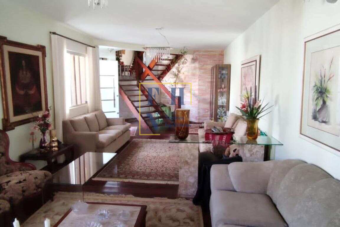 Casa 4 Quartos à Venda no São Bento em Belo Horizonte