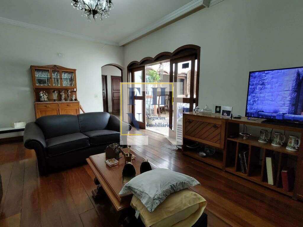 Casa 3 Quartos à Venda no São Luiz em Belo Horizonte