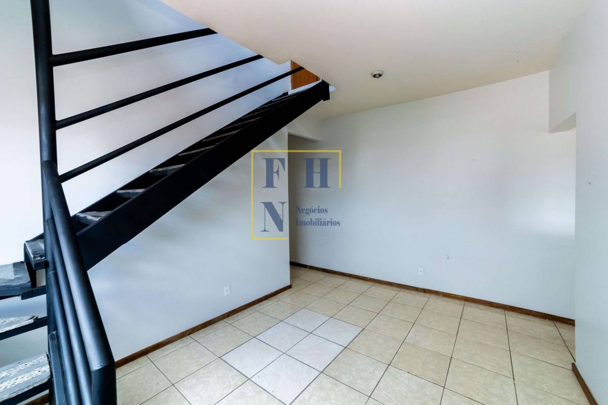 Cobertura à venda com 3 quartos, 123m² - Cachoeirinha,