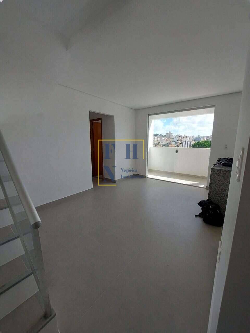 Cobertura à venda com 3 quartos, 76m² - Sagrada Família,